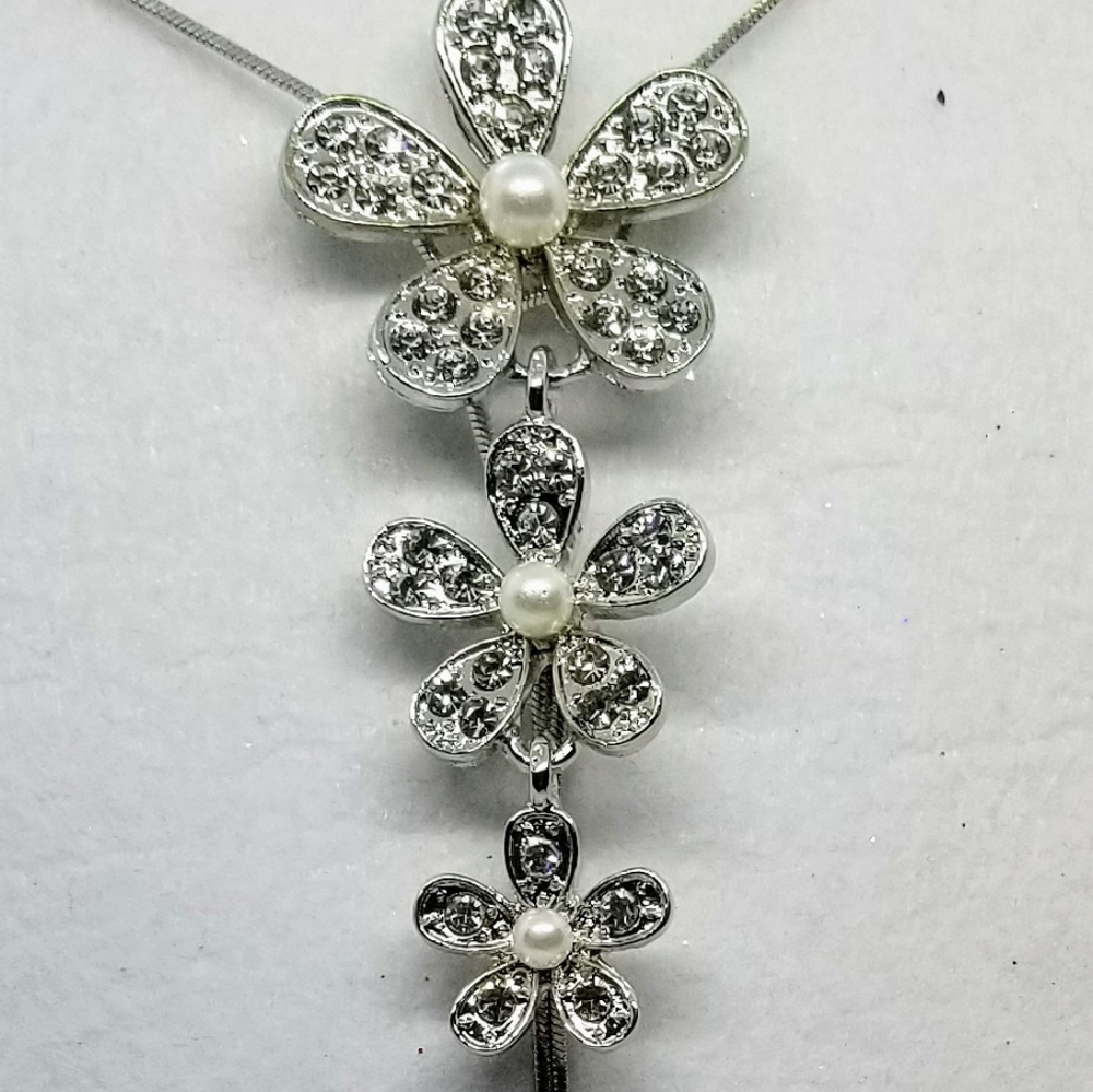 Necklace Long Pearls & Crystals